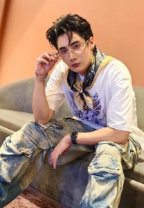 หลุยส์-กฤตวัฒน์