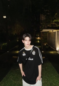 จินวุค คิม