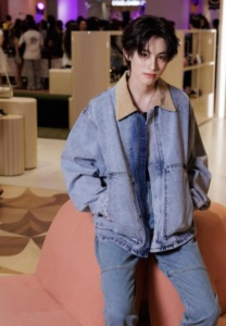 เอเอ อชิรกรณ์-012-Dazzling