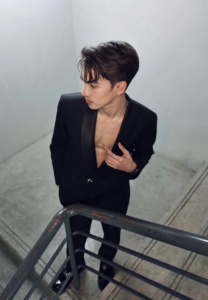 Nikienack-007-Stunning