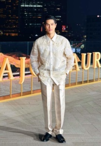 Bank Anusith Sangnimnuan-020-Attractive