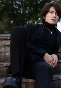 JERRY YAN-007-Stunning