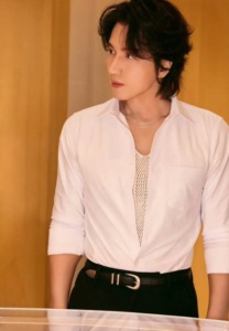 JERRY YAN-009-Stunning