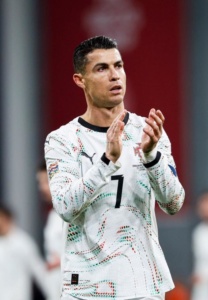 Cristiano-Ronaldo-006-Breathtaking