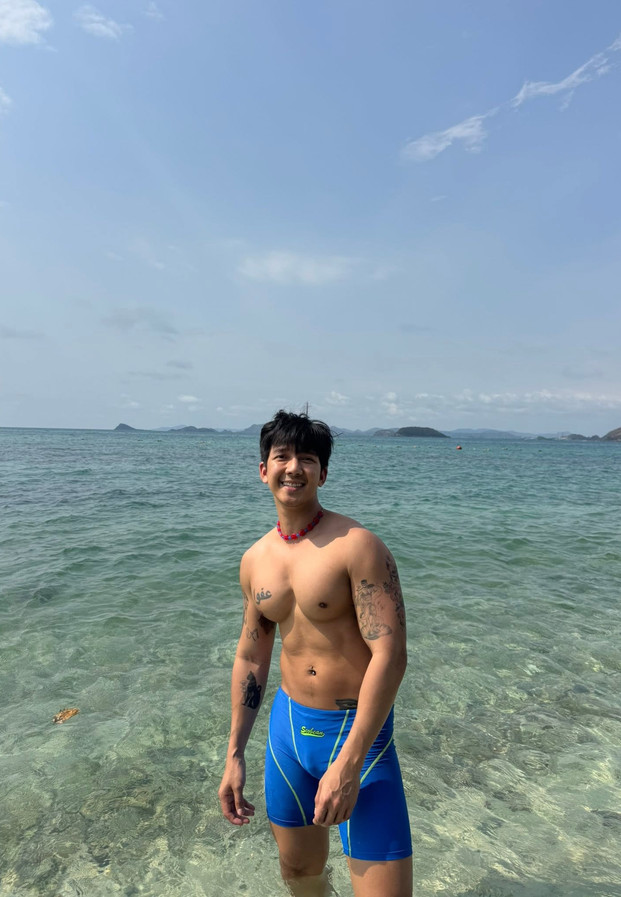 ภาพชุดเปิดวาร์ปของ ดีน ชานนท์ ริมทะเล